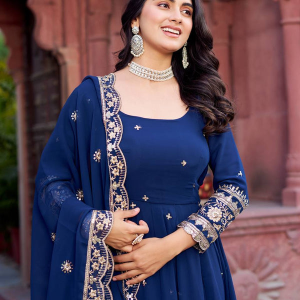 Riya Kapoor